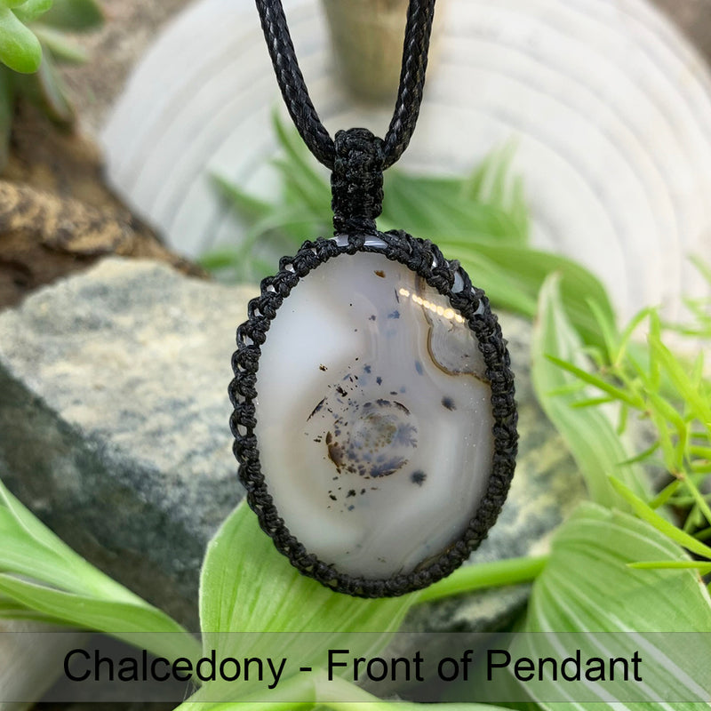 Chalcedony Macramé Pendant Necklace