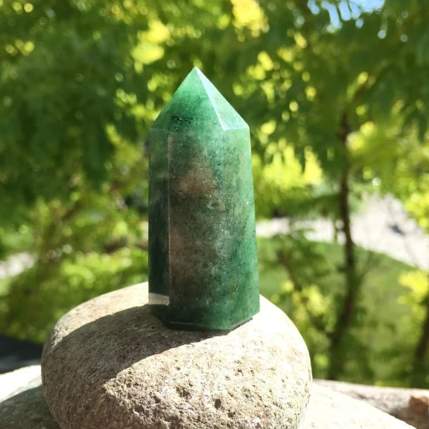 Strawberry Green Quartz Wand - wand