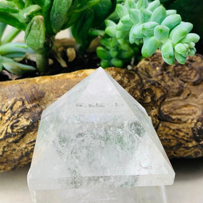 Quartz Pyramid - Medium - pyramids