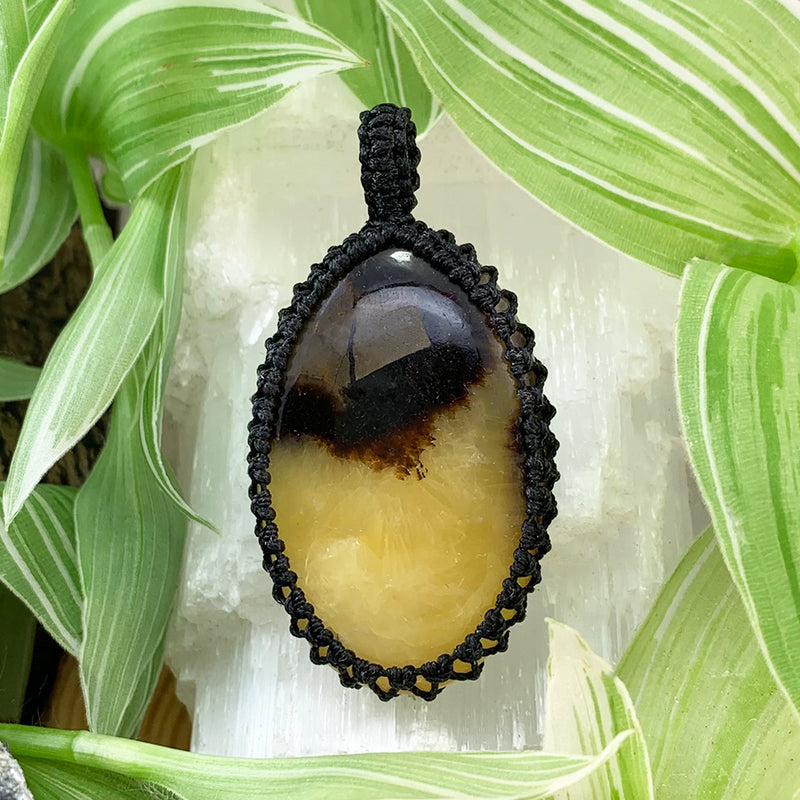 Septarian Macramé Pendant Necklace