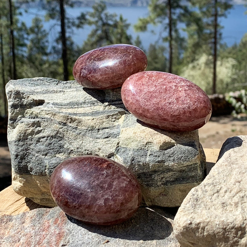 Strawberry Quartz Palmstone