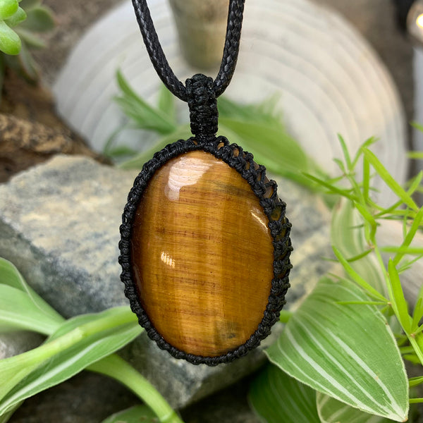 Tiger's Eye Macramé Pendant Necklace